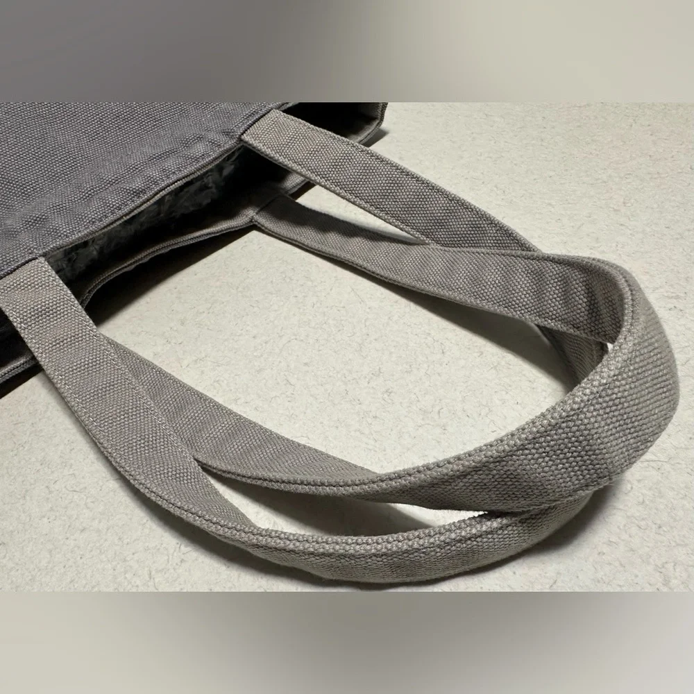 Louis Vuitton Fondation Paris Limited Edition Tote Bag Cotton Grey Unisex - Picture 9 of 11